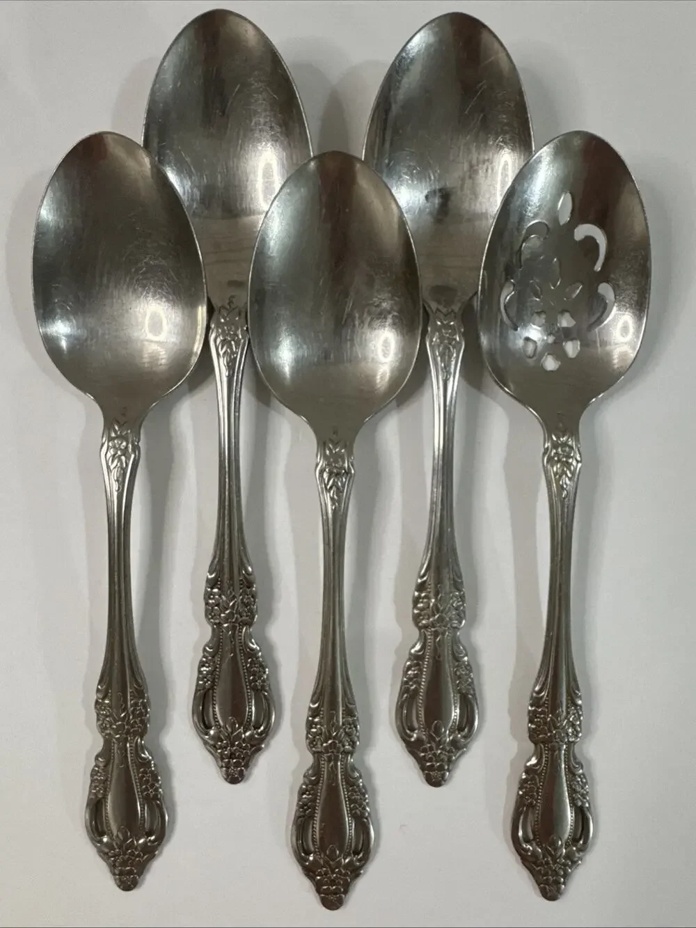 Set of 5 ONEIDA Deluxe DISTINCTION RAPHAEL Spoons